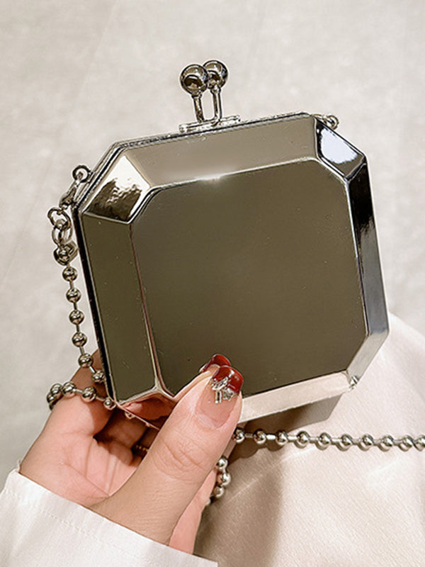 Well Tailored Bag with a Graceful Silhouette