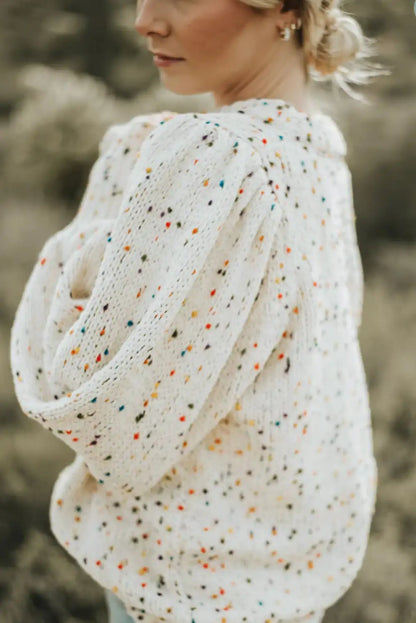 Effortlessly Elegant Sweater with a Timeless Design