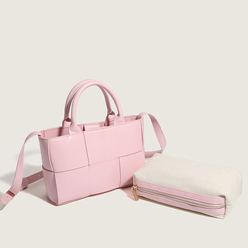 Beautifully Finished Bag in a Timeless Design
