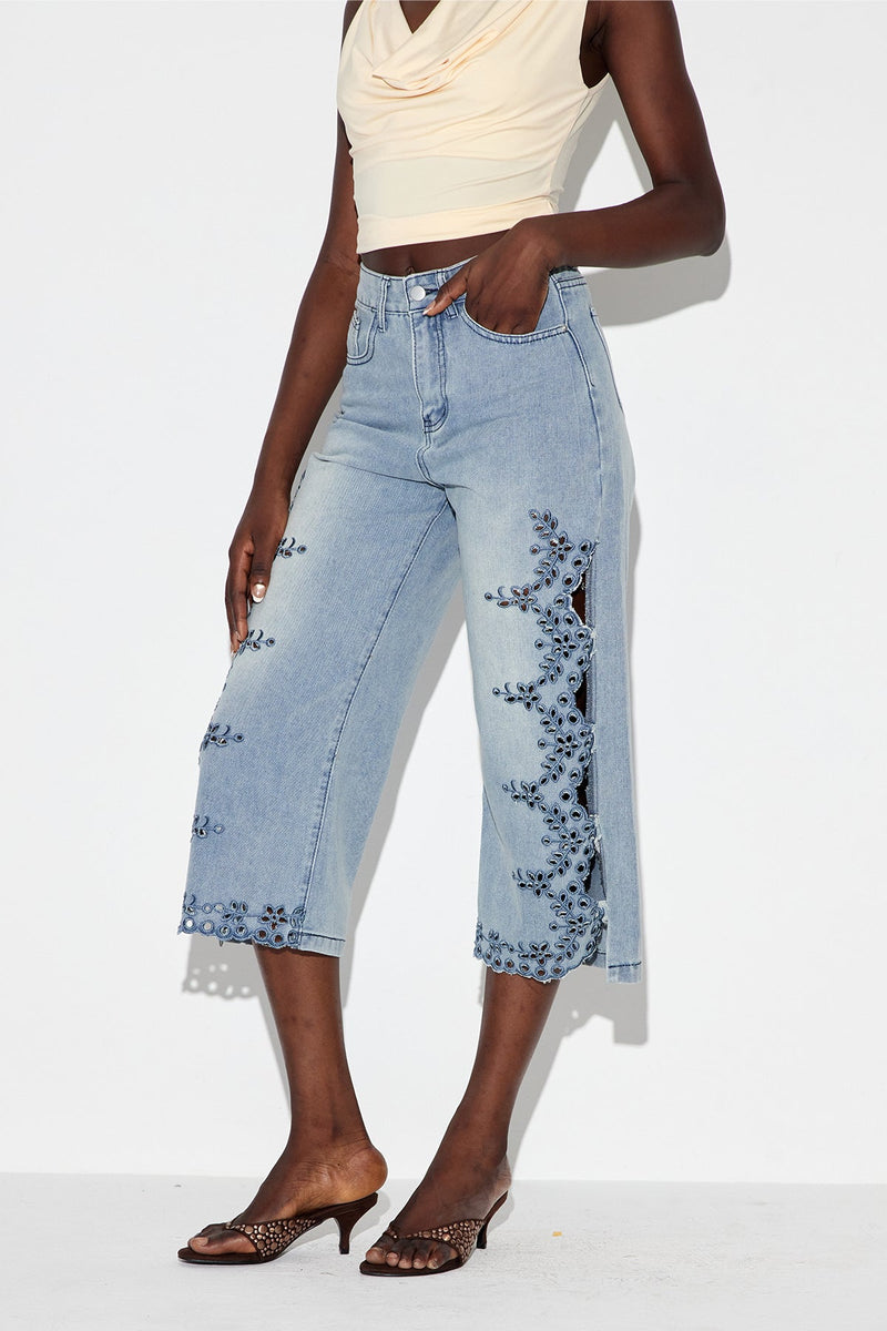Well Tailored Garment with a Graceful Silhouette