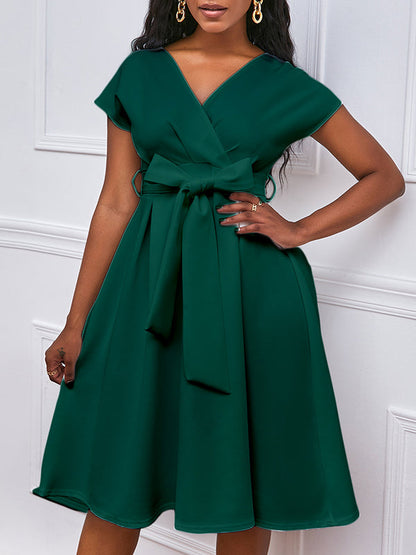 Well Tailored Dress with a Graceful Silhouette