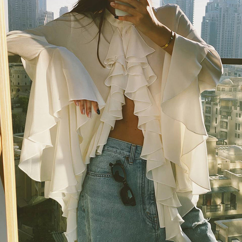 Effortlessly Elegant Blouse with a Timeless Design