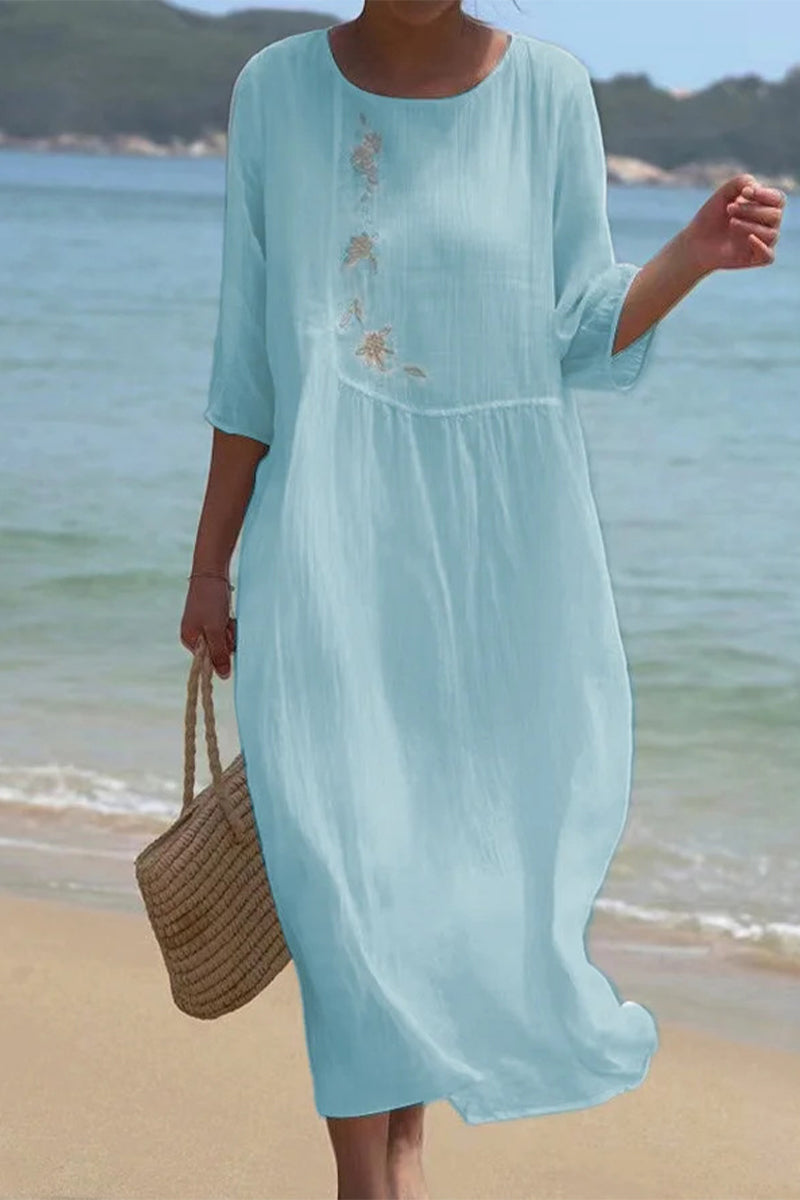 Effortlessly Elegant Dress with a Timeless Design