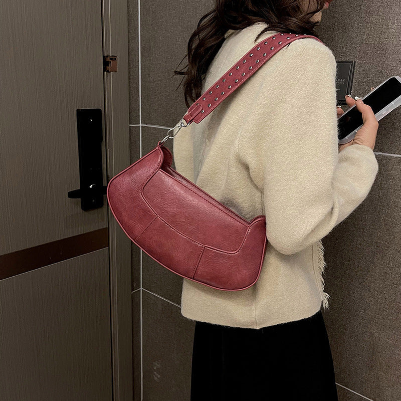 Well Tailored Bag with a Graceful Silhouette