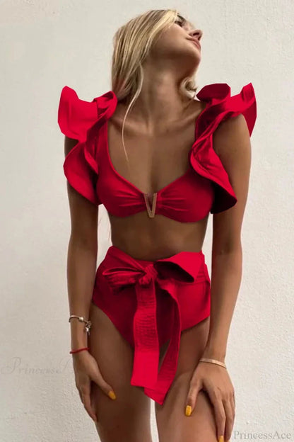 Effortlessly Elegant Bikini with a Timeless Design