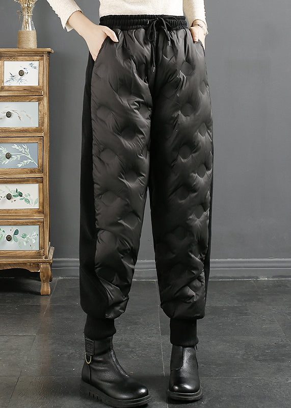 Effortlessly Elegant Pants with a Timeless Design