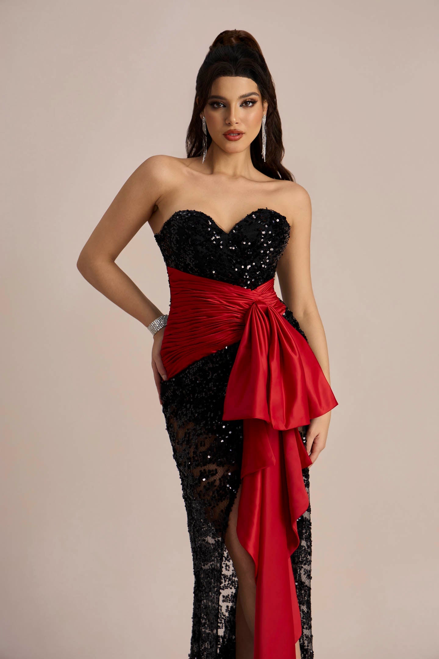 Sophisticated Dress with a Clean Classic Look