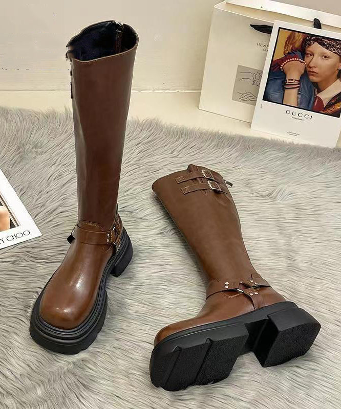 Well Tailored Boots with a Graceful Silhouette