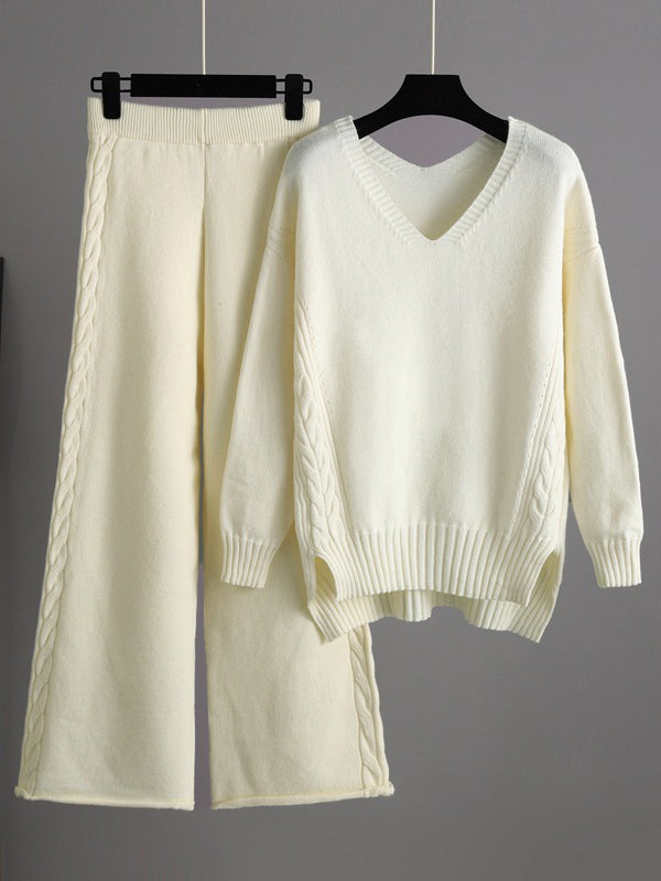 Effortlessly Elegant Sweater with a Timeless Design