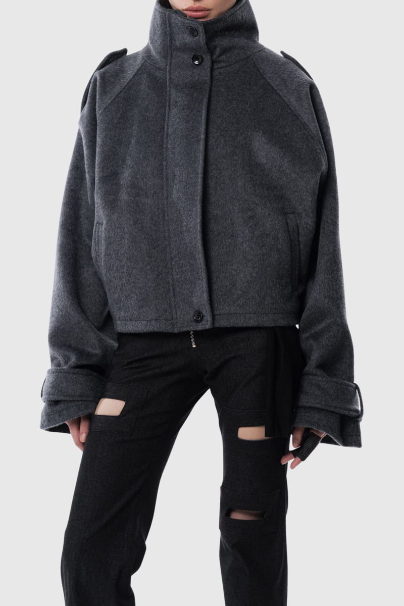 Effortlessly Elegant Jacket with a Timeless Design