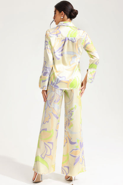 Effortlessly Elegant Garment with a Timeless Design
