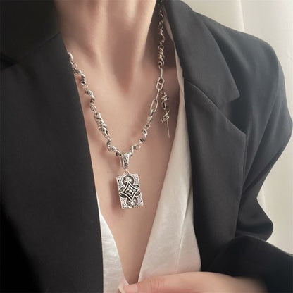 Effortlessly Elegant Garment with a Timeless Design