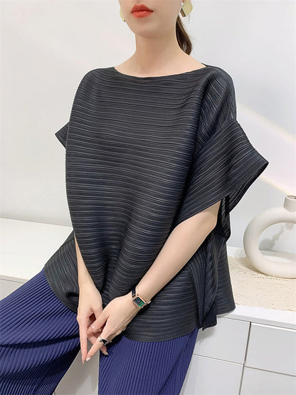 Well Tailored T-Shirt with a Graceful Silhouette