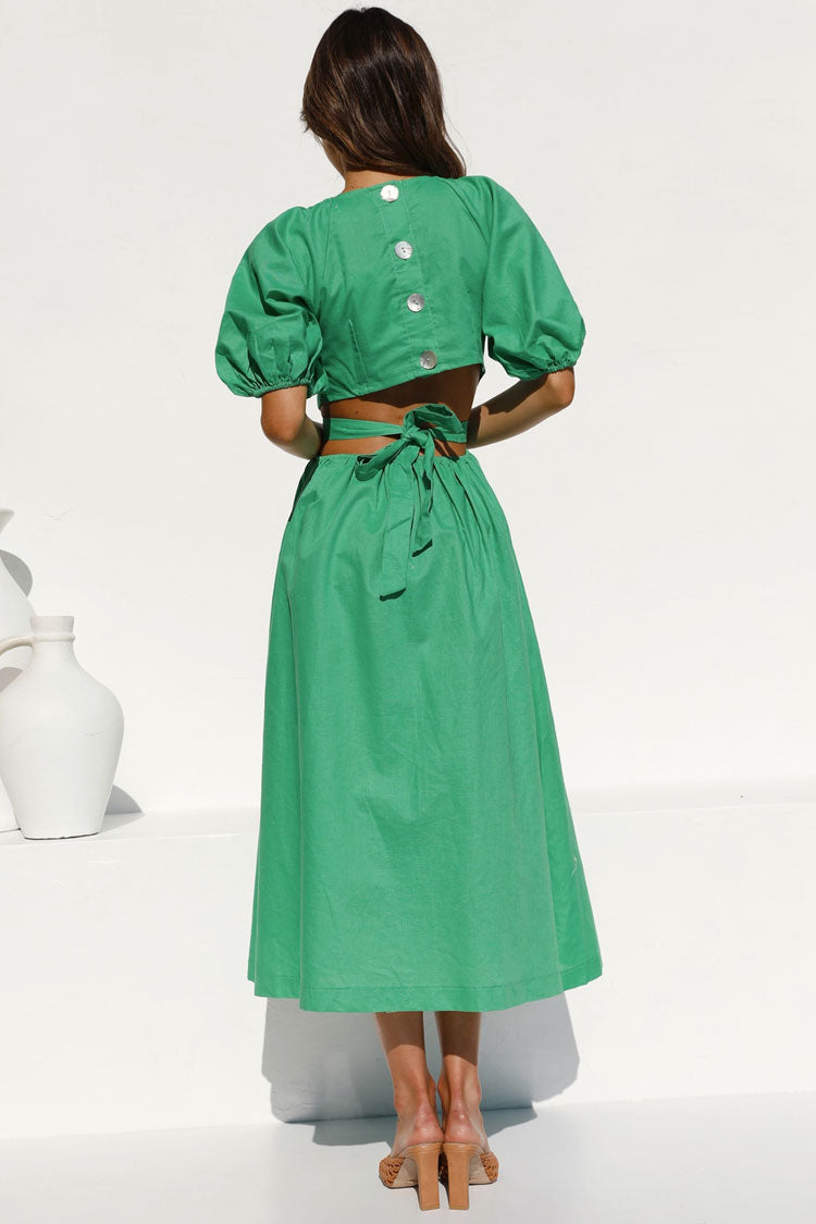 Beautifully Finished Dress in a Timeless Design