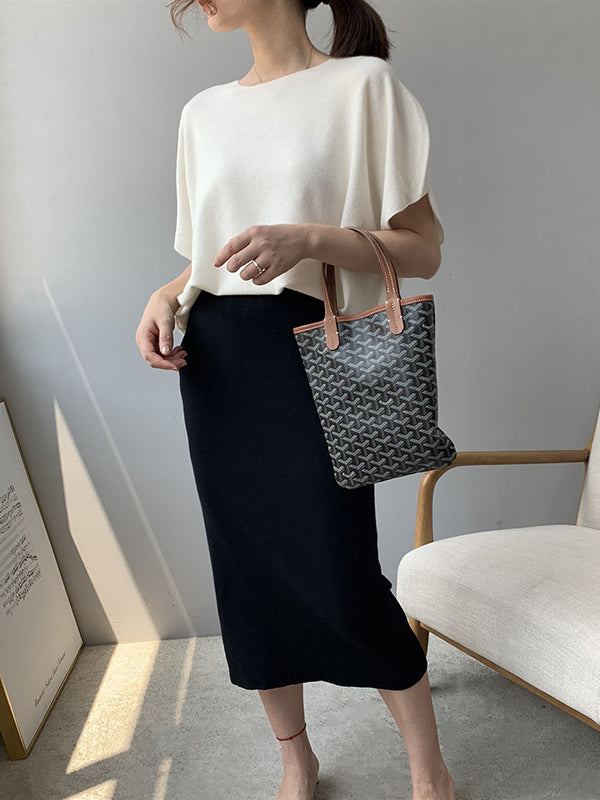 Effortlessly Elegant Sweater with a Timeless Design