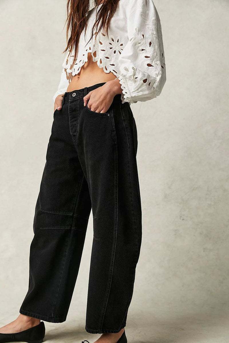 Well Tailored Bag with a Graceful Silhouette