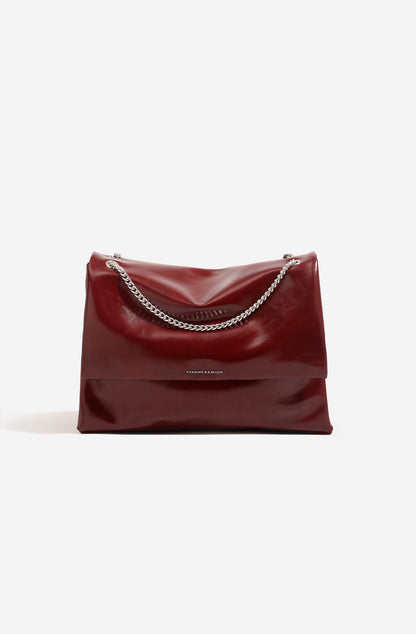 Gracefully Styled Bag for Any Occasion