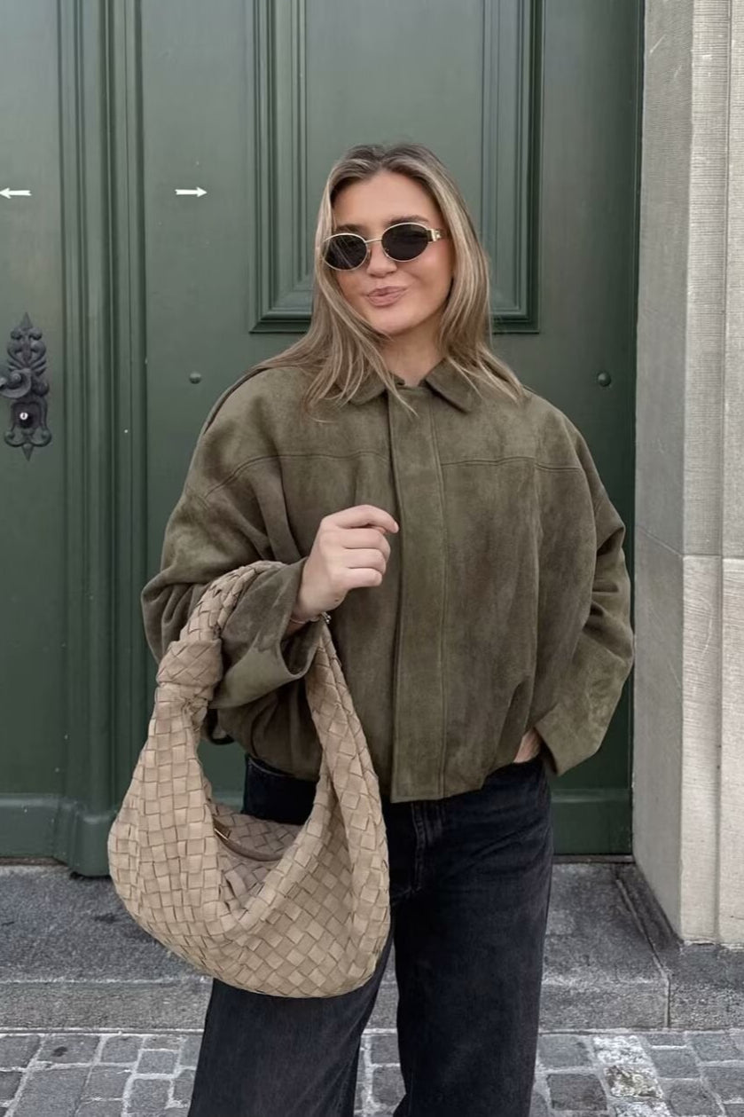 Effortlessly Elegant Jacket with a Timeless Design