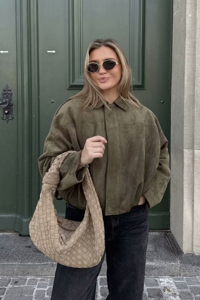 Effortlessly Elegant Jacket with a Timeless Design