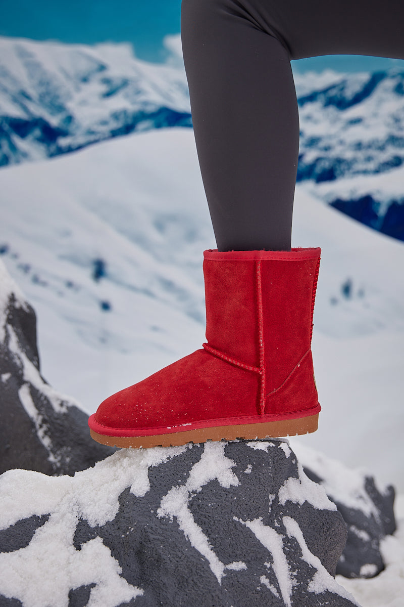 Beautifully Finished Boots in a Timeless Design