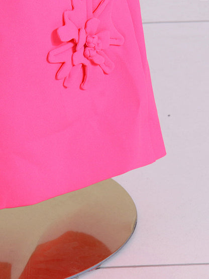 Effortlessly Elegant Garment with a Timeless Design