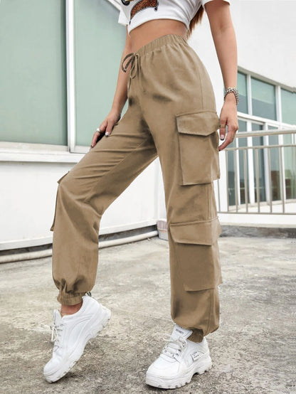 Effortlessly Elegant Pants with a Timeless Design