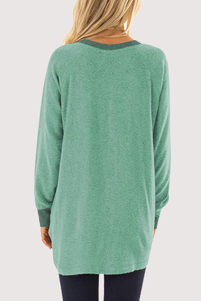 Well Tailored Top with a Graceful Silhouette