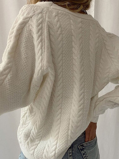 Effortlessly Elegant Cardigan with a Timeless Design
