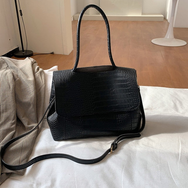 Sophisticated Bag with a Clean Classic Look