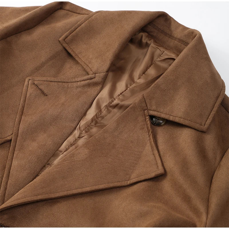 Well Tailored Coat with a Graceful Silhouette