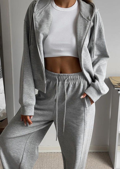 Well Tailored Pants with a Graceful Silhouette