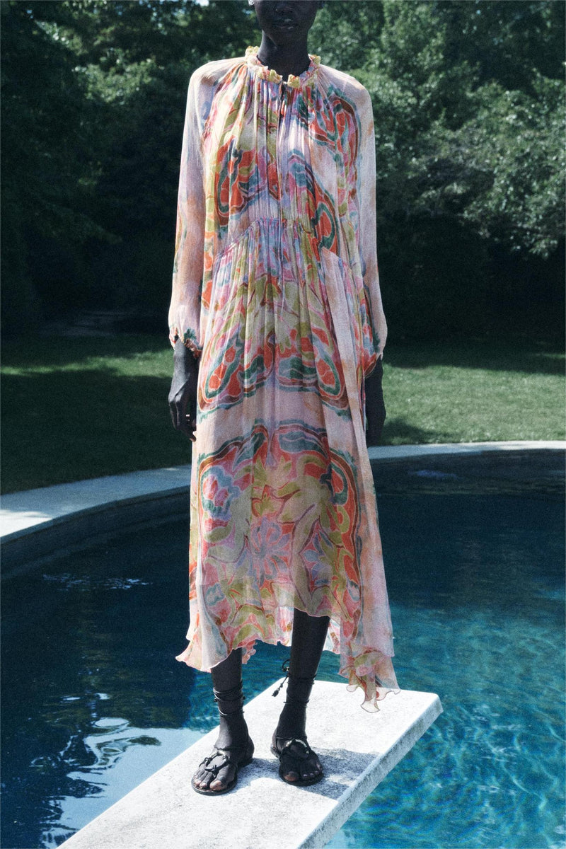 Beautifully Finished Dress in a Timeless Design