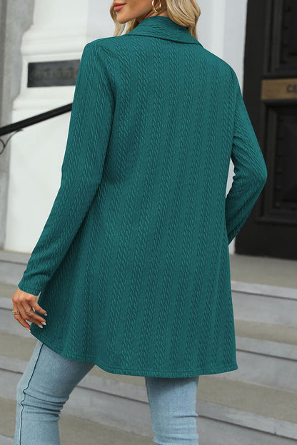 Well Tailored Top with a Graceful Silhouette