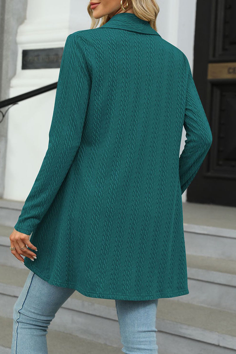 Well Tailored Top with a Graceful Silhouette