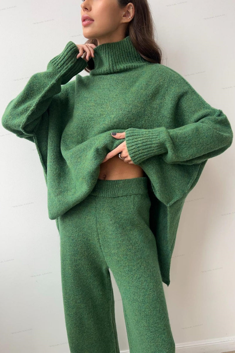 Classic Vintage Sweater with a Flattering Fit