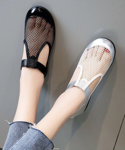 Well Tailored Sandals with a Graceful Silhouette