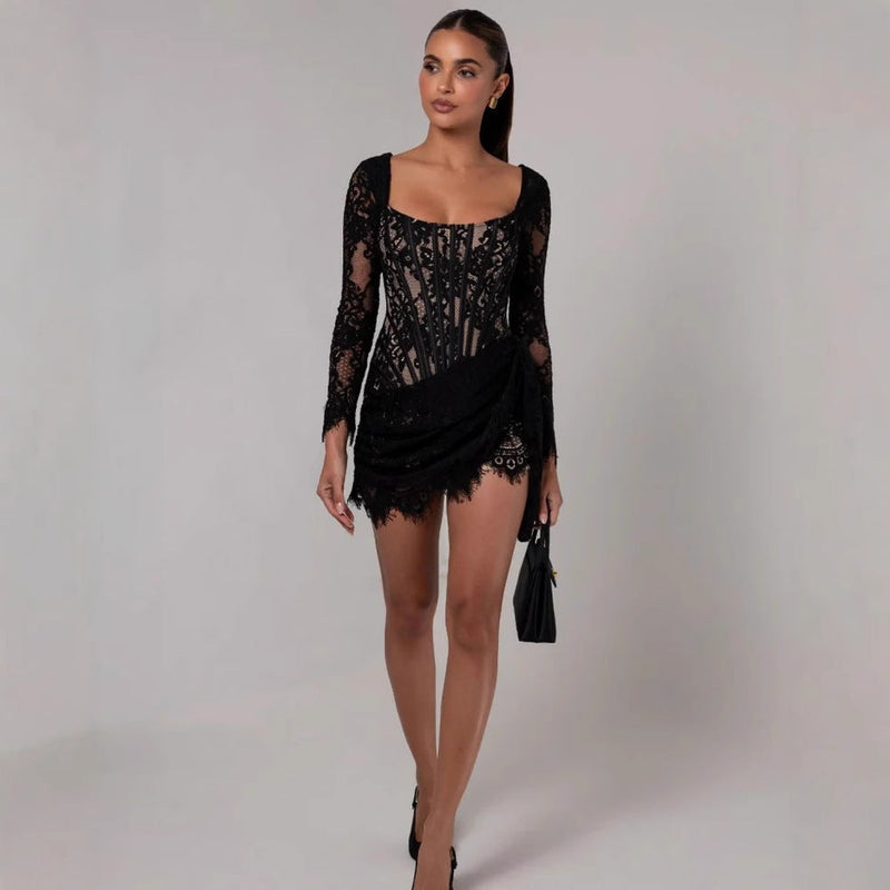 Well Tailored Dress with a Graceful Silhouette