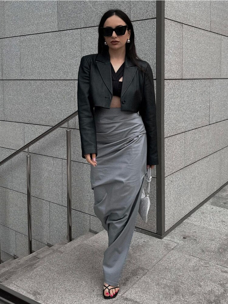 Well Tailored Garment with a Graceful Silhouette