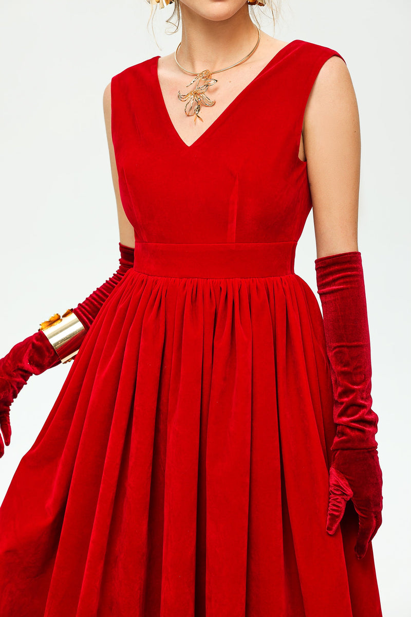 Classic Vintage Dress with a Flattering Fit