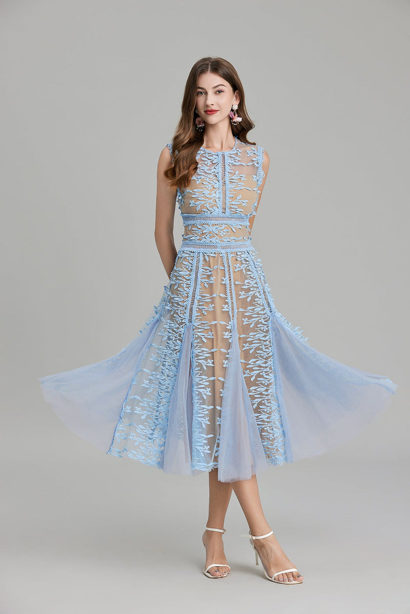 Well Tailored Dress with a Graceful Silhouette