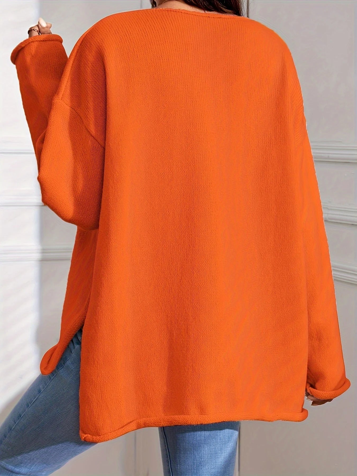 Effortlessly Elegant Sweater with a Timeless Design