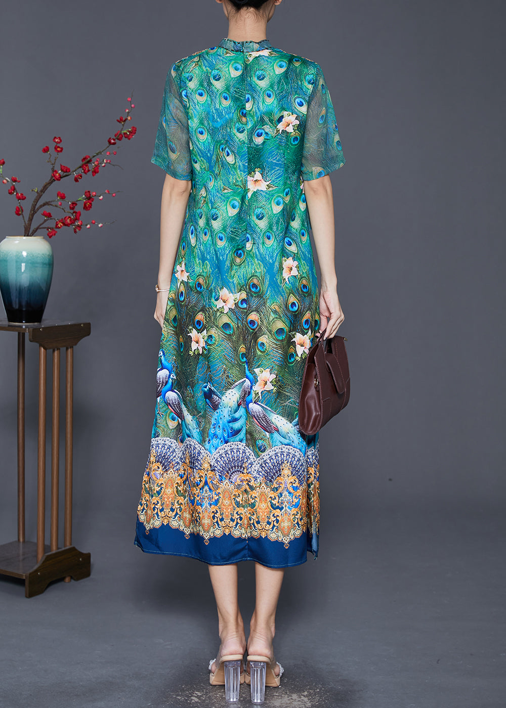 Classic Vintage Dress with a Flattering Fit