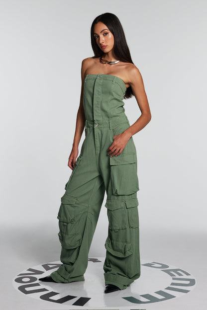 Sophisticated Garment with a Clean Classic Look