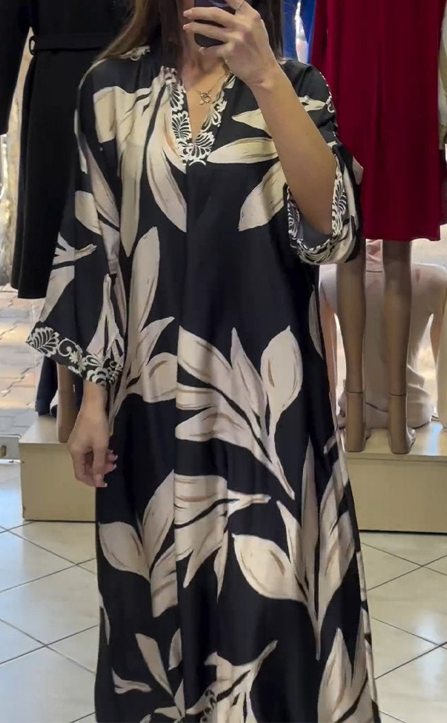 Classic Vintage Dress with a Flattering Fit