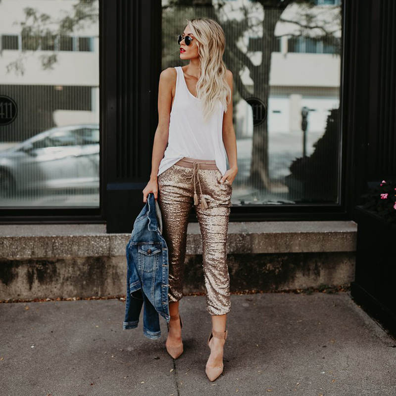 Effortlessly Elegant Pants with a Timeless Design
