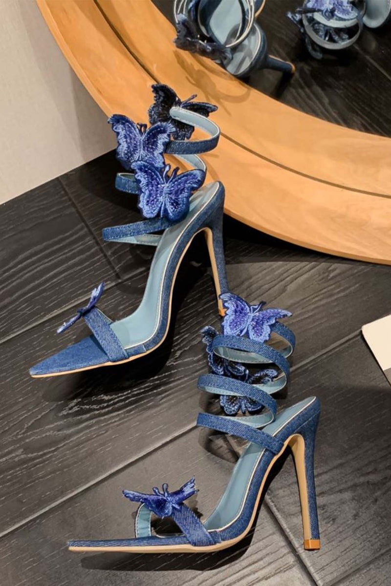 Effortlessly Elegant Heels with a Timeless Design