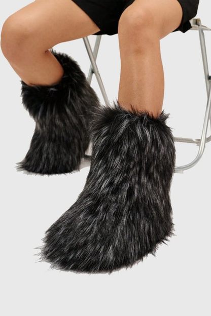 Well Tailored Boots with a Graceful Silhouette