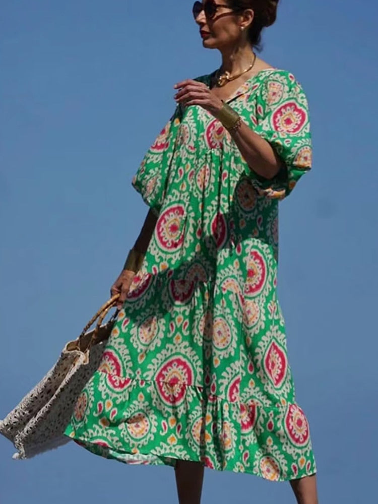 Effortlessly Elegant Dress with a Timeless Design