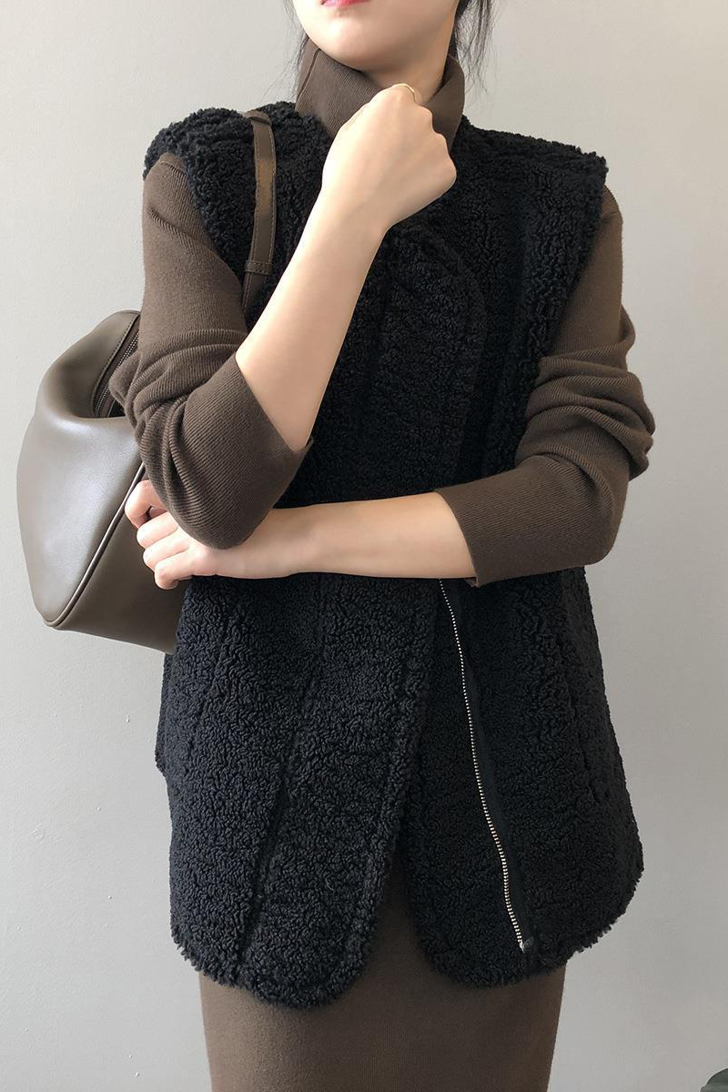 Gracefully Styled Coat for Any Occasion