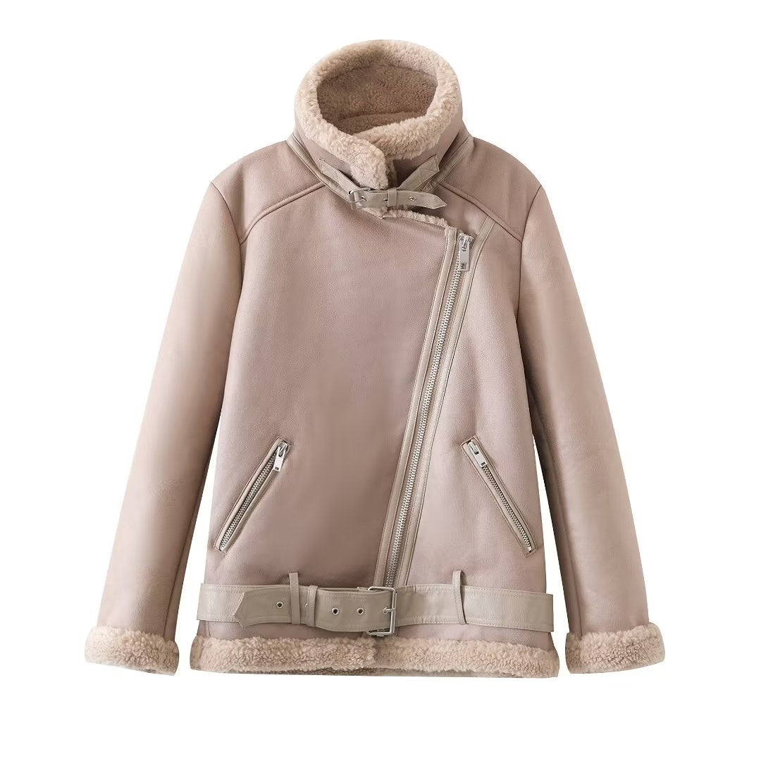 Well Tailored Jacket with a Graceful Silhouette